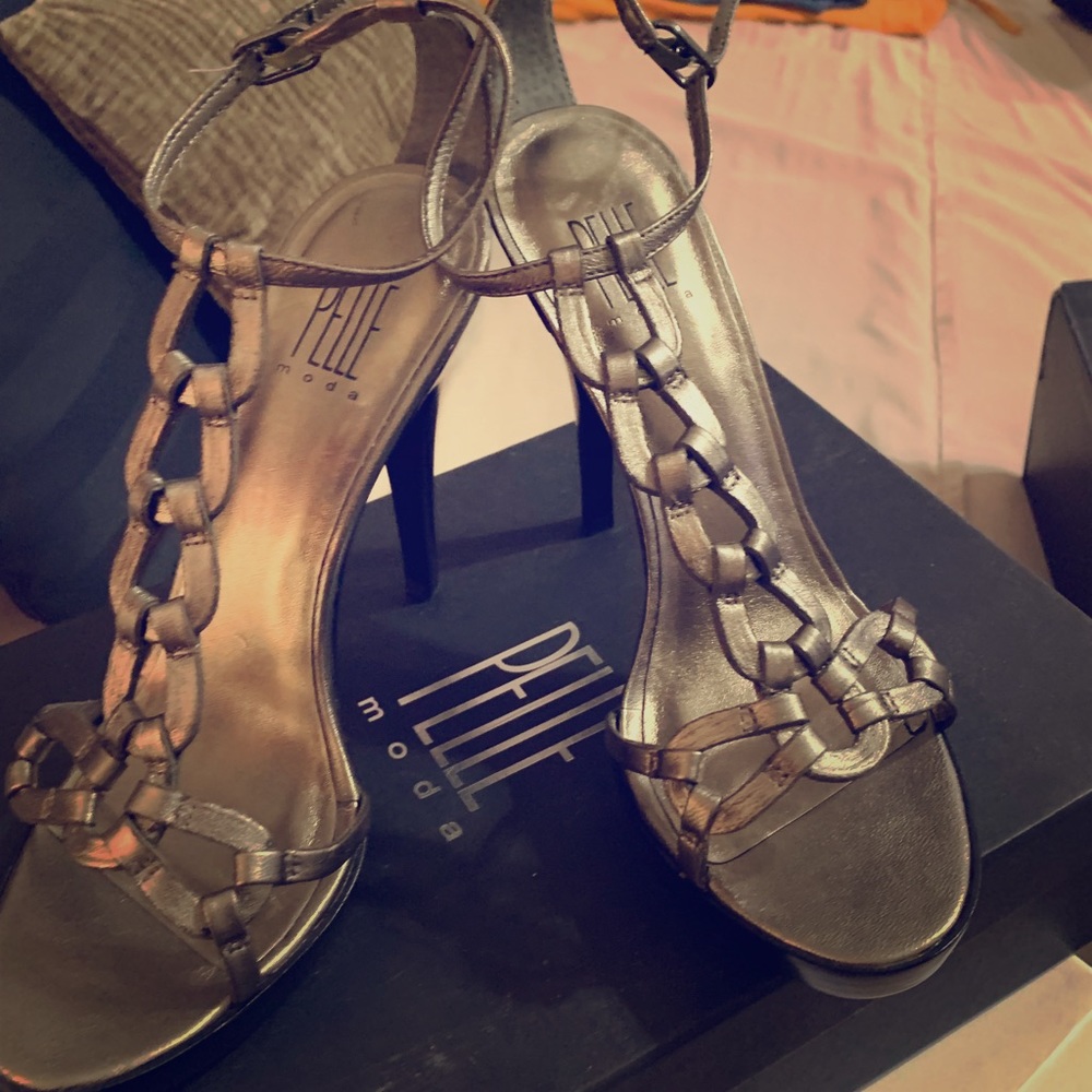 Pella Moda ankle strap sandals